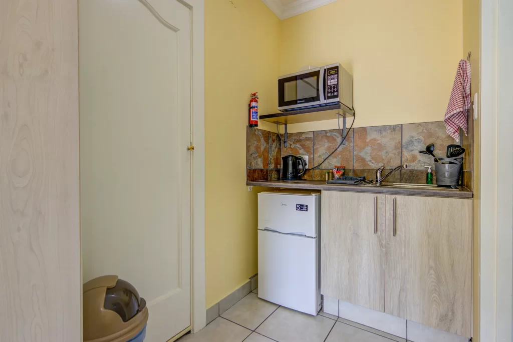 Room 4 kitchenette